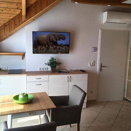 Ajo Balcony Lake View Studio Apartments - Self-Check-In Viena Exterior foto
